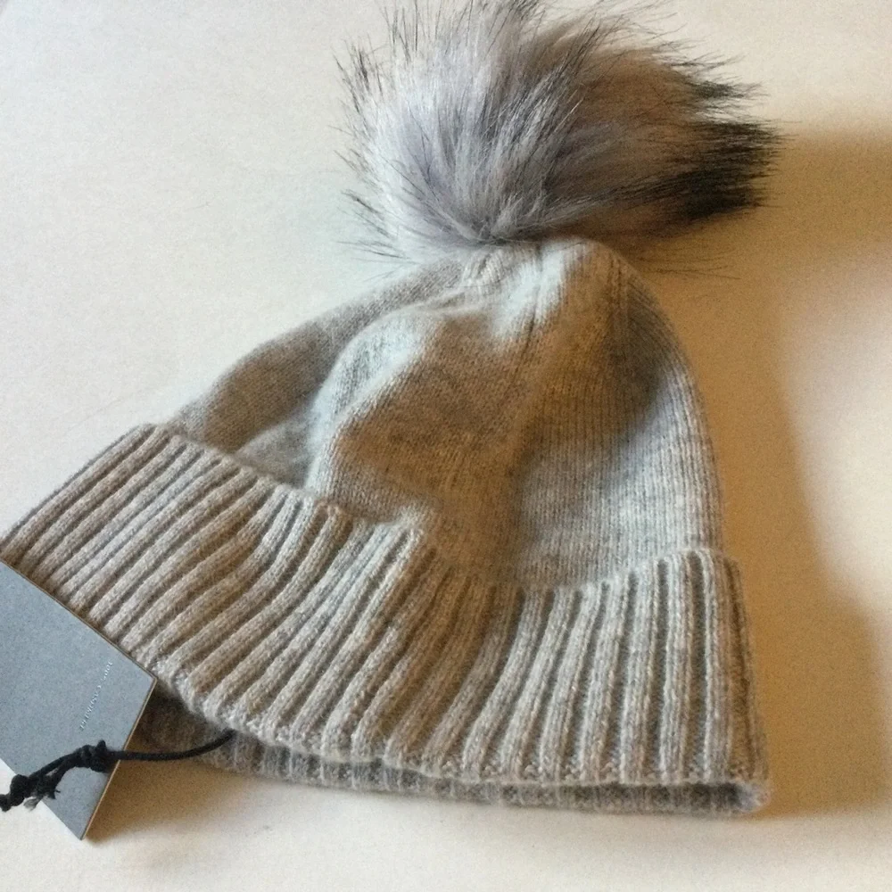NORDSTROM RACK CASHMERE KNIT BEANIE WITH FAUX FUR POM GREY NWT